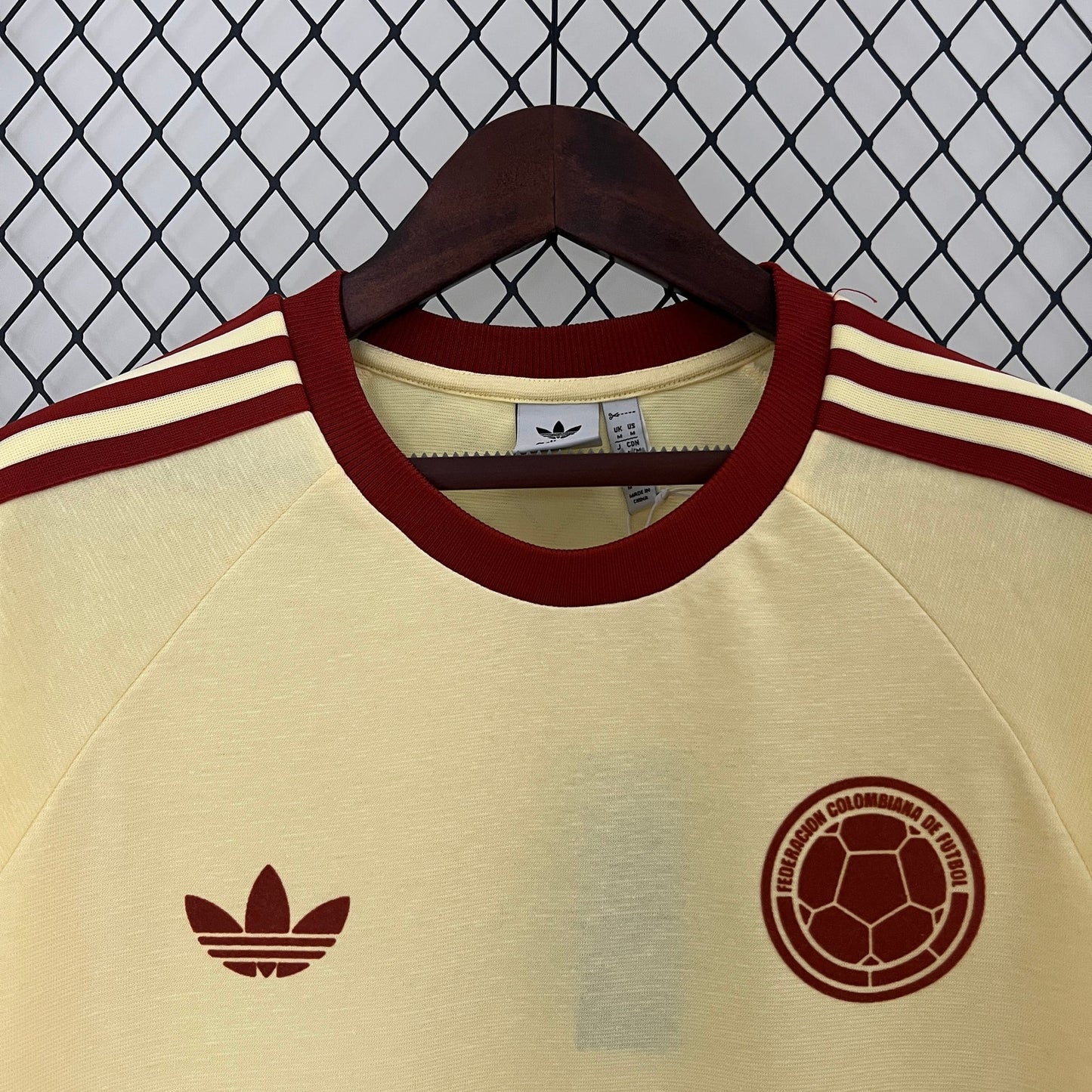 Colombia Pure  Retro Leisure  24/25 T-shirt