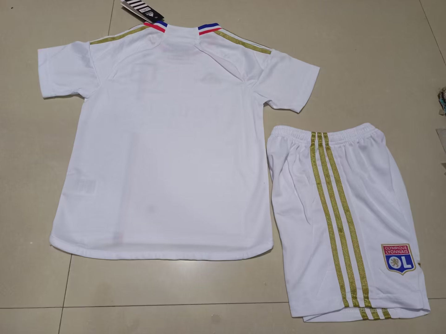 kids kit Olympique Lyonnais