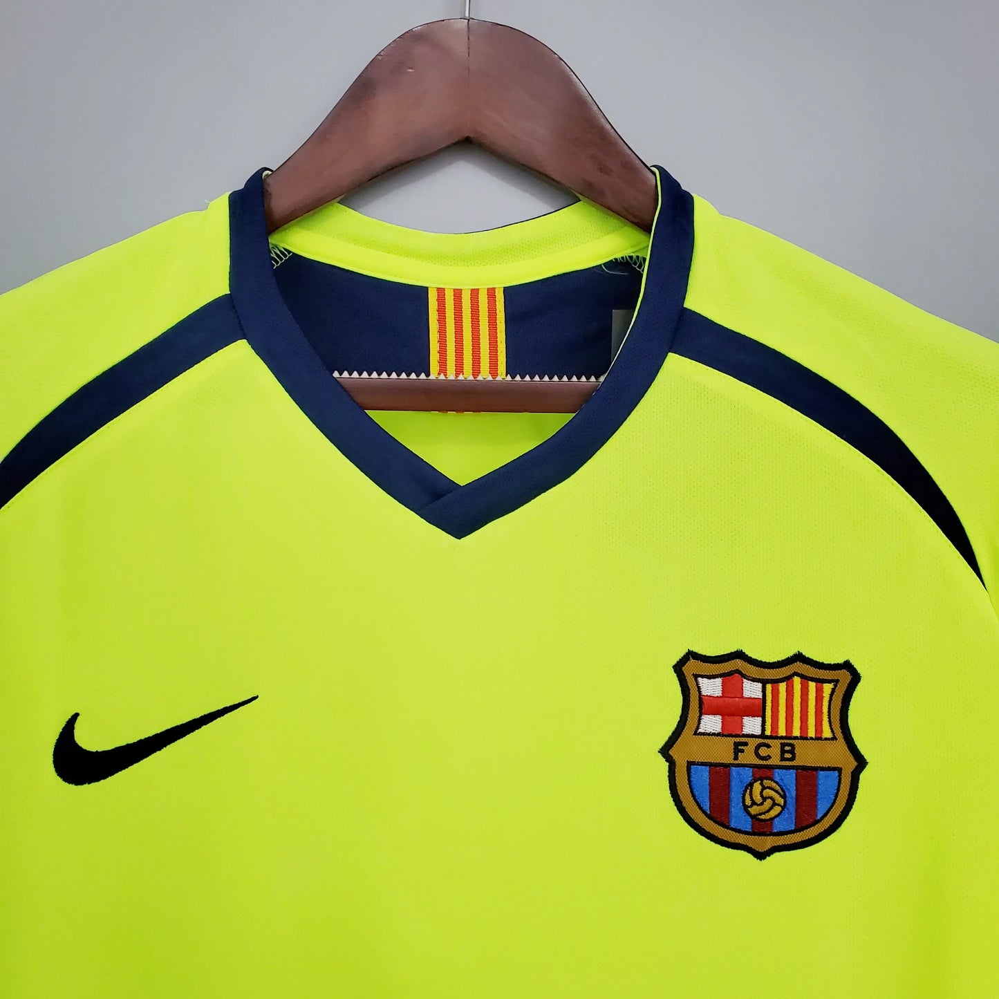 Retro Barcelona away 2005/2006