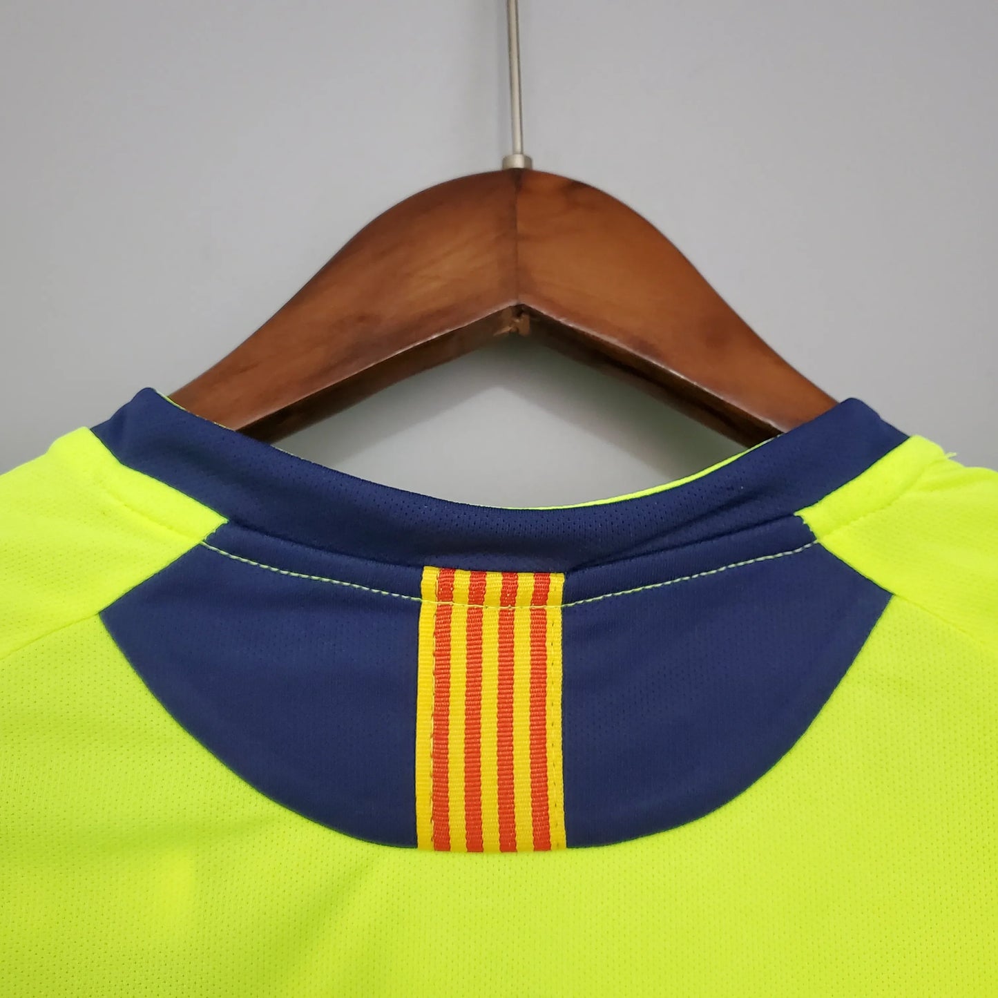 Retro Barcelona away 2005/2006