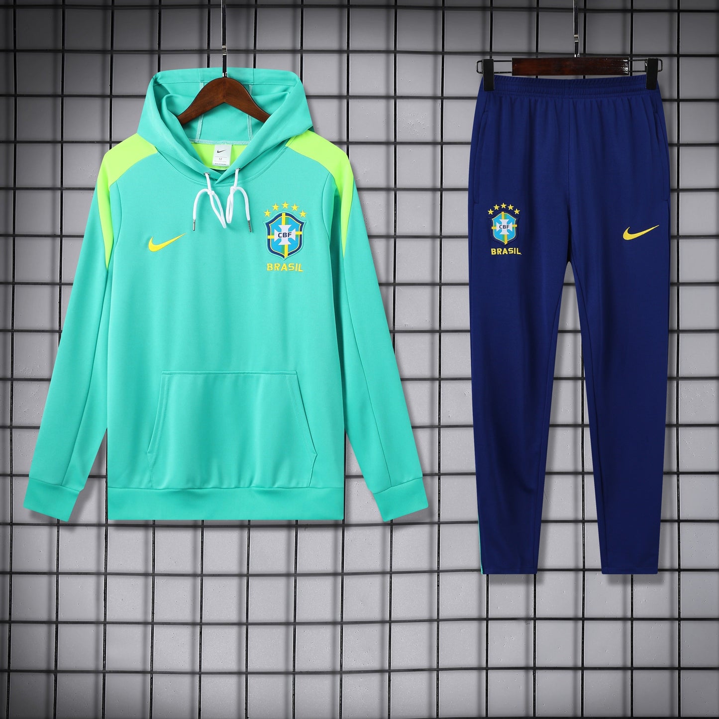 Brazil hoodie training uniform  25 / 26