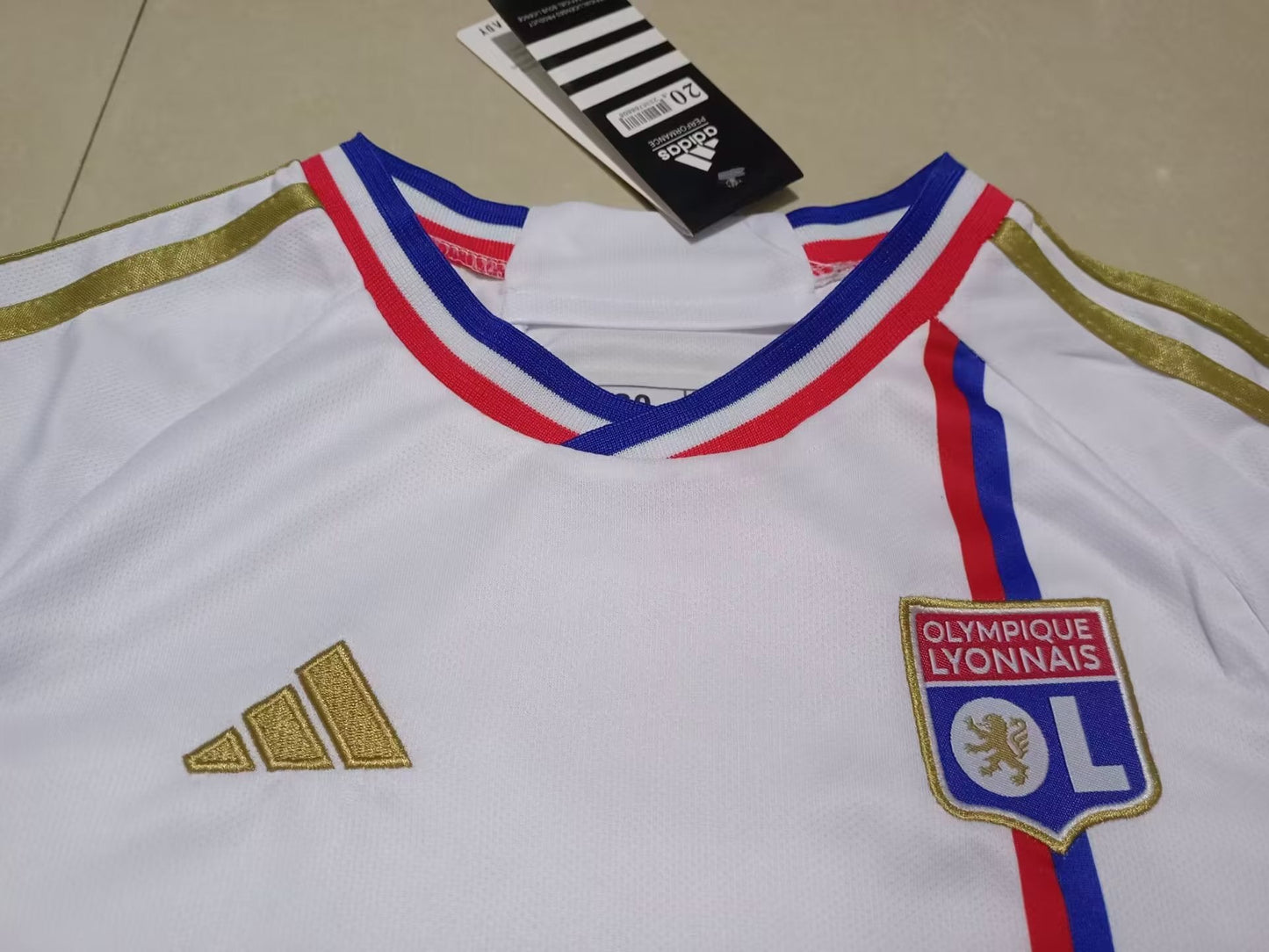 kids kit Olympique Lyonnais