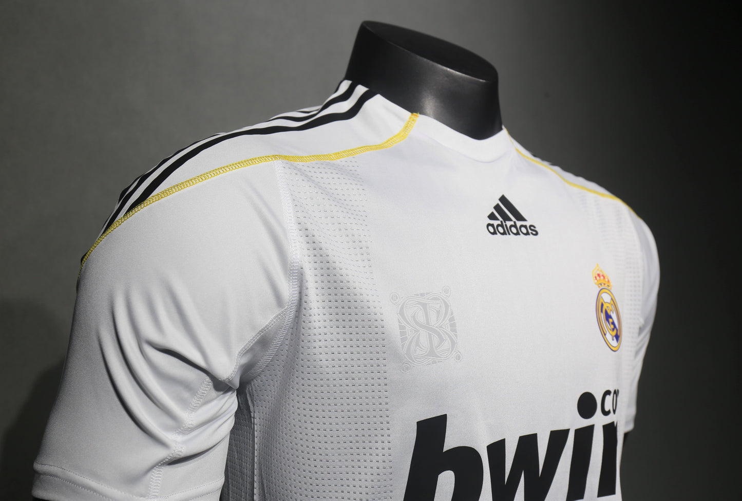 Retro 2009/10 Real Madrid home T-Shirt